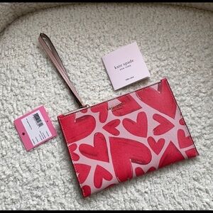 Kate Spade ♠️ valentines heart ❤️ wristlet nwt